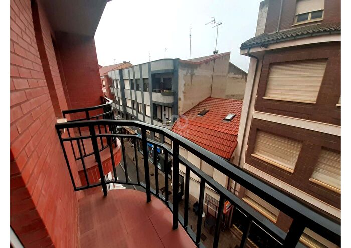 Casas en venta y pisos alquiler - 1