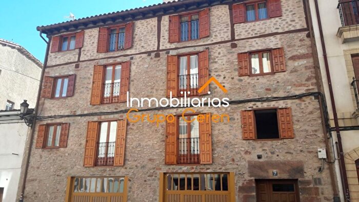 Casas en venta y pisos alquiler - 3