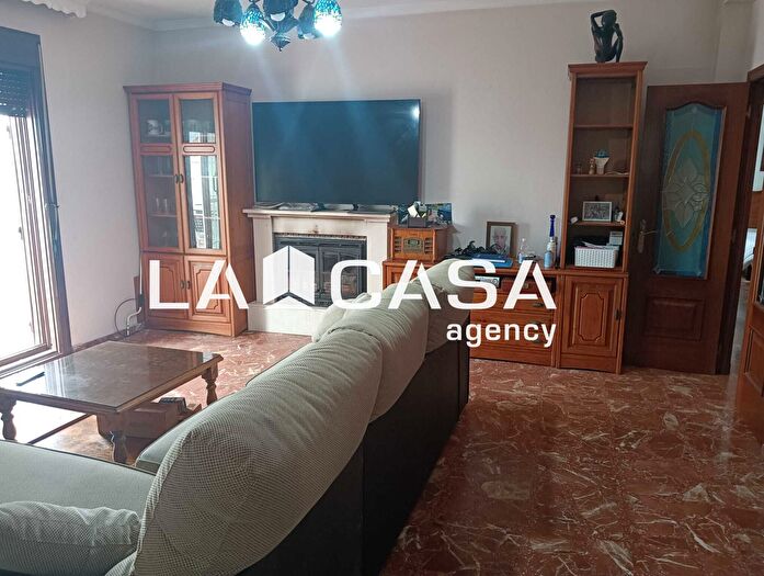Casas en venta y pisos alquiler - 1