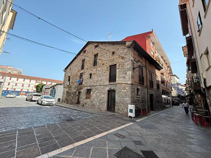 Casas en venta y pisos alquiler - 3