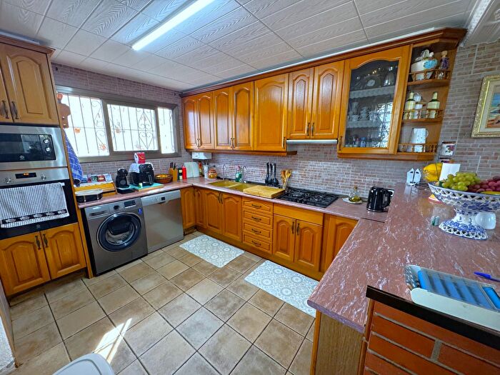 Casas en venta y pisos alquiler - 2