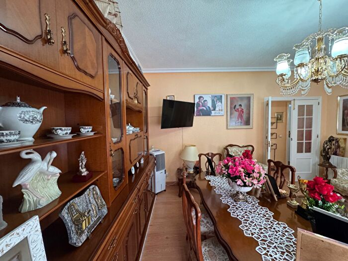 Casas en venta y pisos alquiler - 2