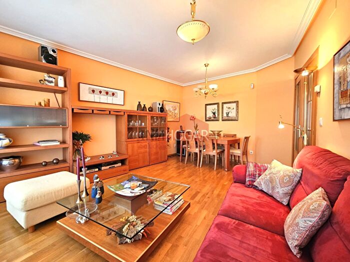 Casas en venta y pisos alquiler - 3