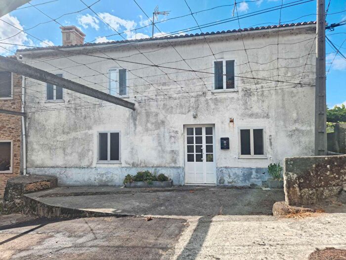 Casa en venta en Teo, A Coruña de 5 habitaciones