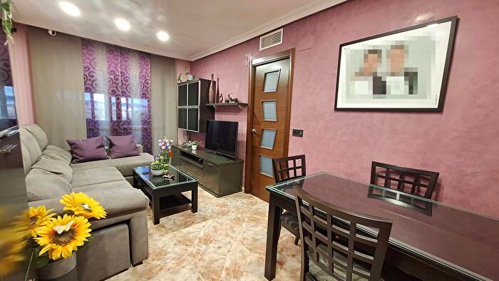 Casas en venta y pisos alquiler - 1