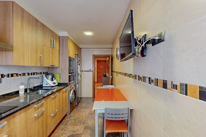 Casas en venta y pisos alquiler - 1