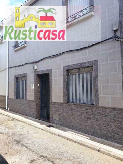 Casas en venta y pisos alquiler - 1