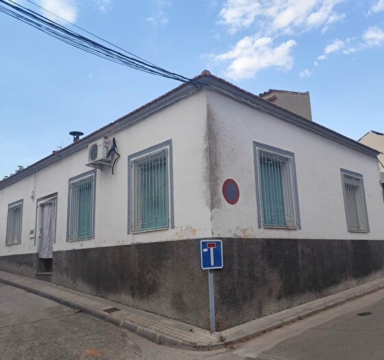 Casas en venta y pisos alquiler - 1