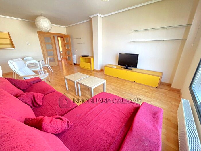 Casas en venta y pisos alquiler - 1