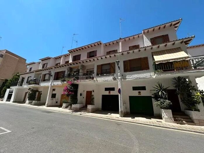 Casas en venta y pisos alquiler - 1