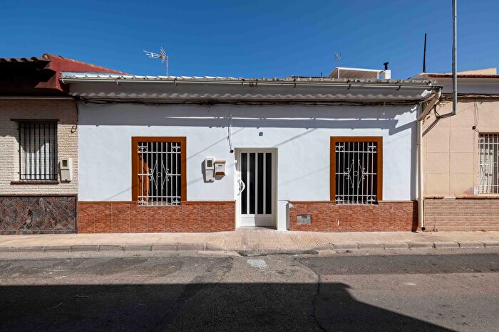 Casas en venta y pisos alquiler - 1
