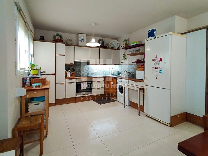 Casas en venta y pisos alquiler - 1