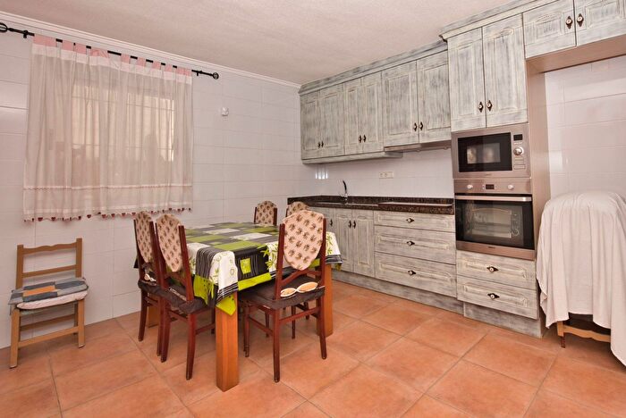 Casas en venta y pisos alquiler - 3