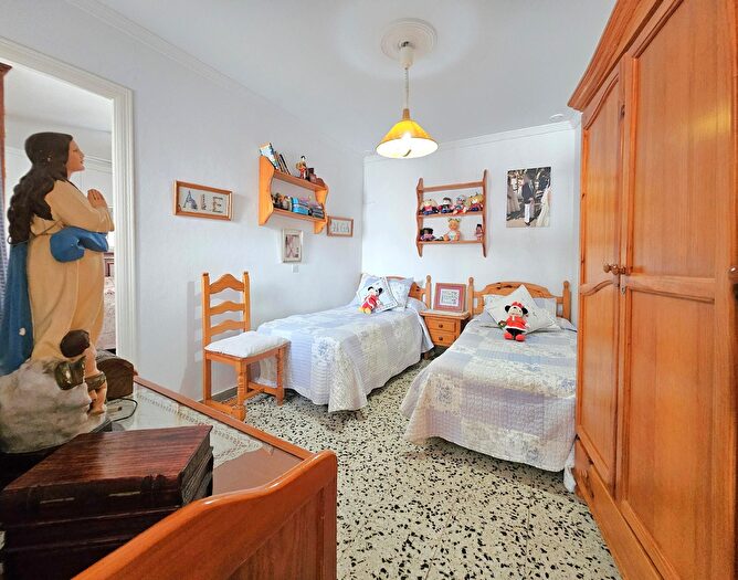 Casas en venta y pisos alquiler - 3