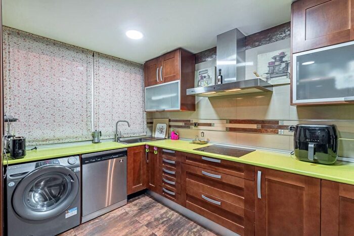 Casas en venta y pisos alquiler - 2