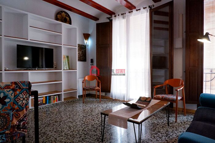 Casas en venta y pisos alquiler - 3