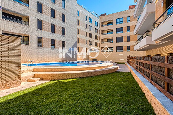 Casas en venta y pisos alquiler - 3