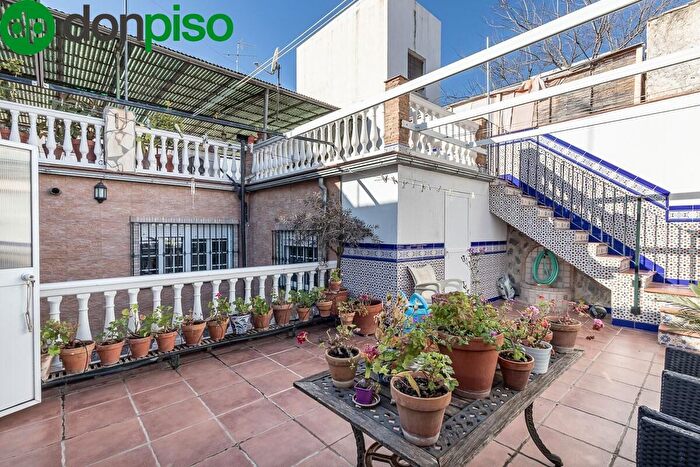 Casas en venta y pisos alquiler - 1
