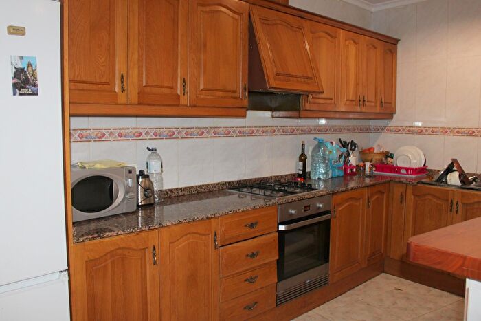 Casas en venta y pisos alquiler - 3