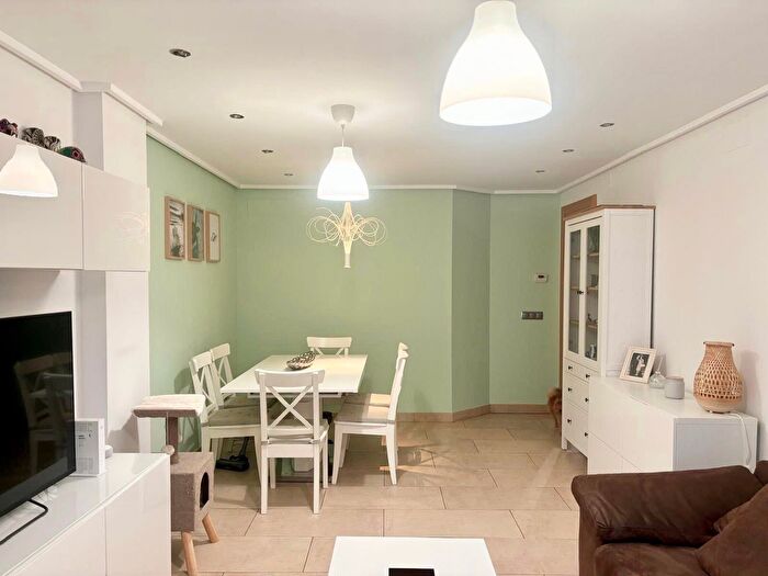 Casas en venta y pisos alquiler - 2