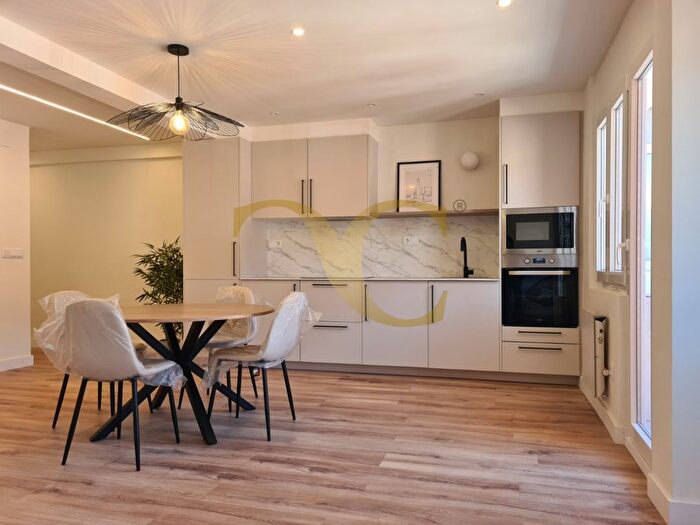 Piso en venta en Oeste, La Calzada de 3 habitaciones
