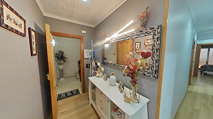 Casas en venta y pisos alquiler - 1