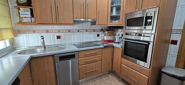 Casas en venta y pisos alquiler - 2