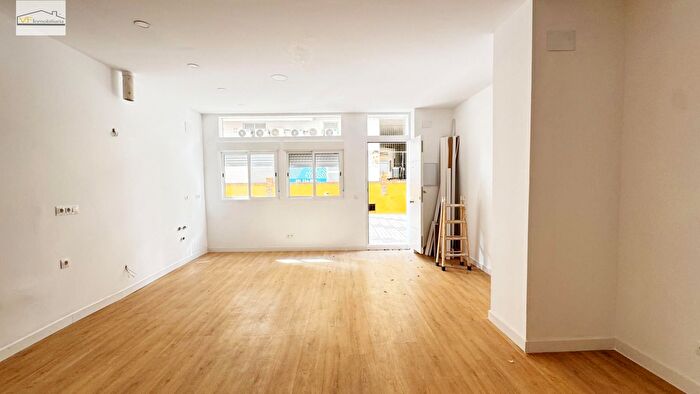 Casas en venta y pisos alquiler - 1