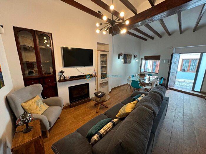 Casas en venta y pisos alquiler - 1