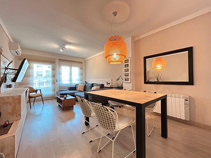 Casas en venta y pisos alquiler - 1