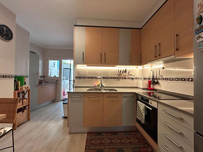 Casas en venta y pisos alquiler - 2