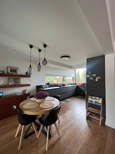 Casas en venta y pisos alquiler - 3