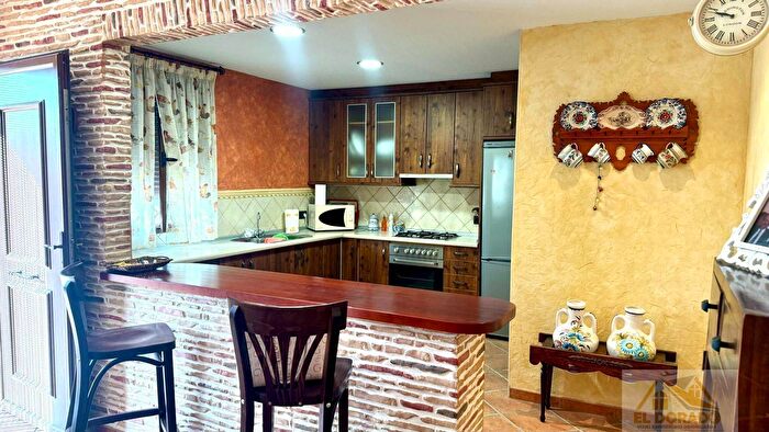 Casas en venta y pisos alquiler - 3