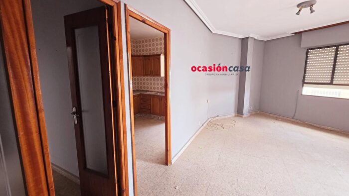 Casas en venta y pisos alquiler - 3