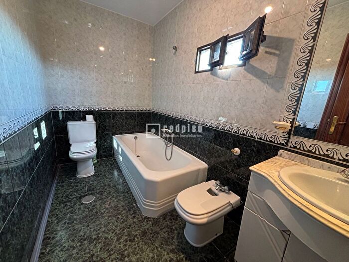 Casas en venta y pisos alquiler - 2