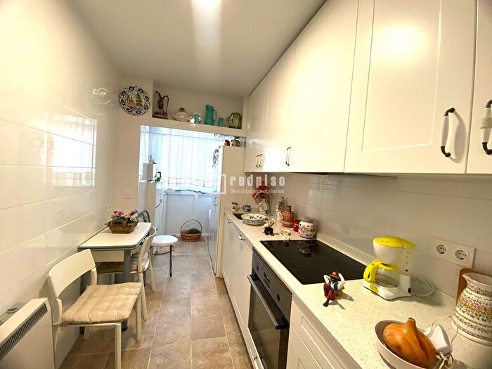 Casas en venta y pisos alquiler - 3