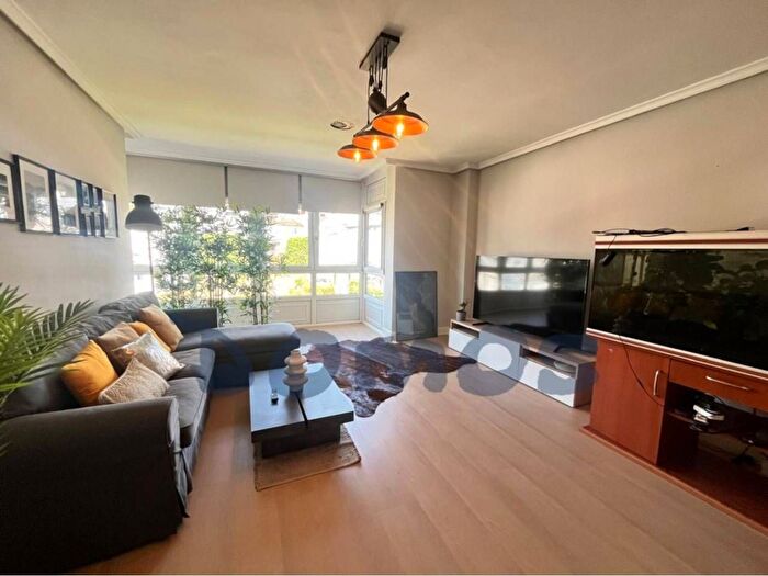 Casas en venta y pisos alquiler - 3