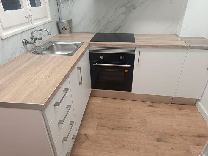 Casas en venta y pisos alquiler - 2