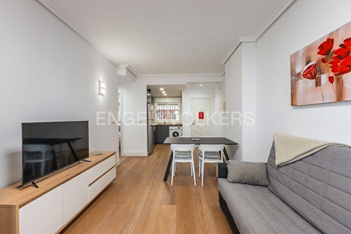 Casas en venta y pisos alquiler - 3
