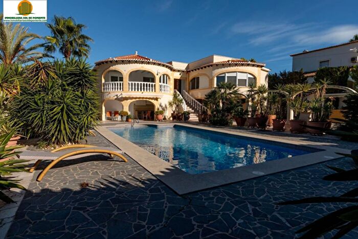 Casa en venta en Comunitat Valenciana, Alicante de 6 habitaciones