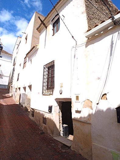 Casas en venta y pisos alquiler - 1