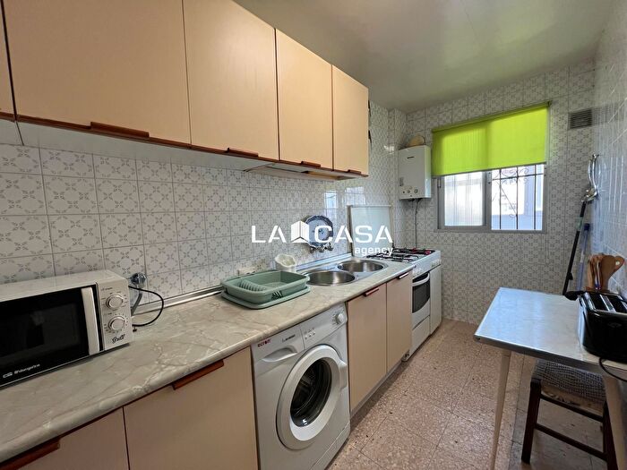 Casas en venta y pisos alquiler - 3