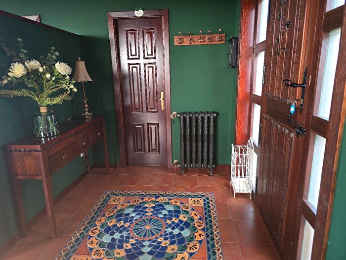 Casas en venta y pisos alquiler - 2