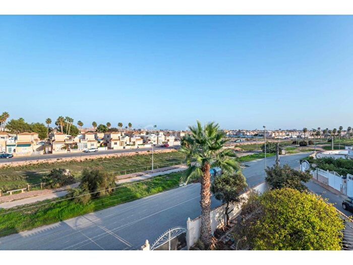 Casa en venta en Comunitat Valenciana, Alicante de 4 habitaciones