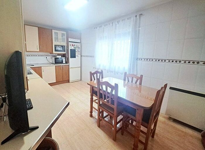 Casas en venta y pisos alquiler - 3