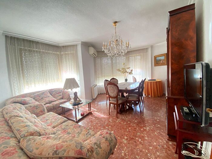 Casas en venta y pisos alquiler - 3