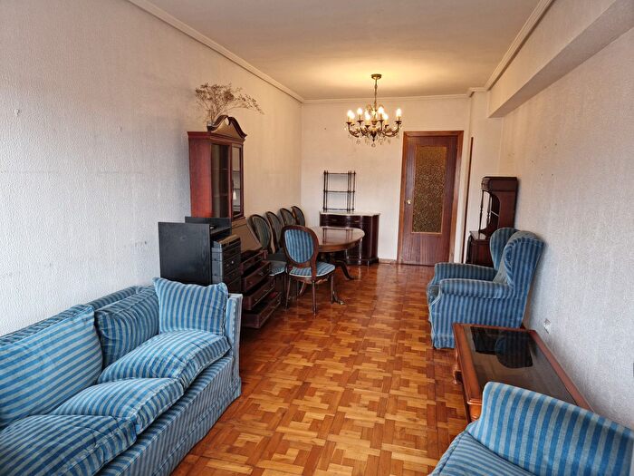Casas en venta y pisos alquiler - 3