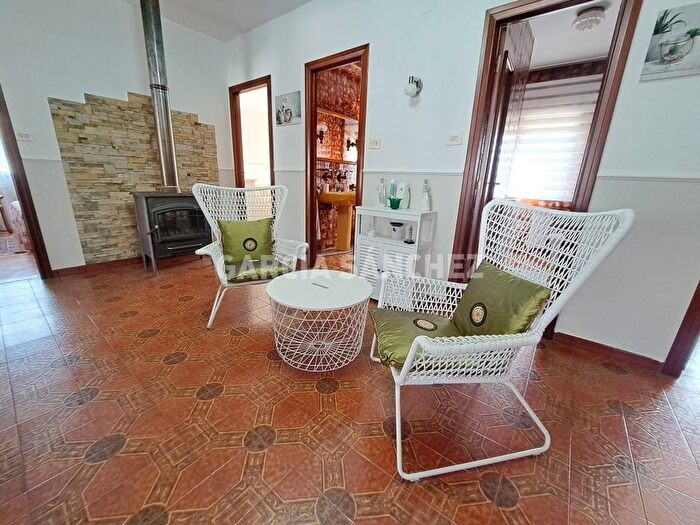 Casas en venta y pisos alquiler - 1