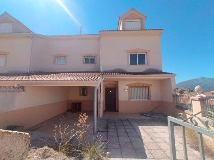 Casa en venta en Burgohondo, Ávila de 4 habitaciones