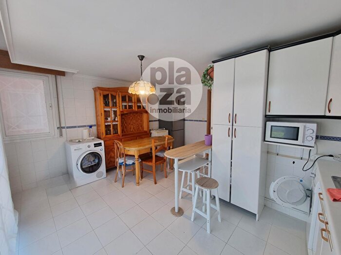 Casas en venta y pisos alquiler - 3